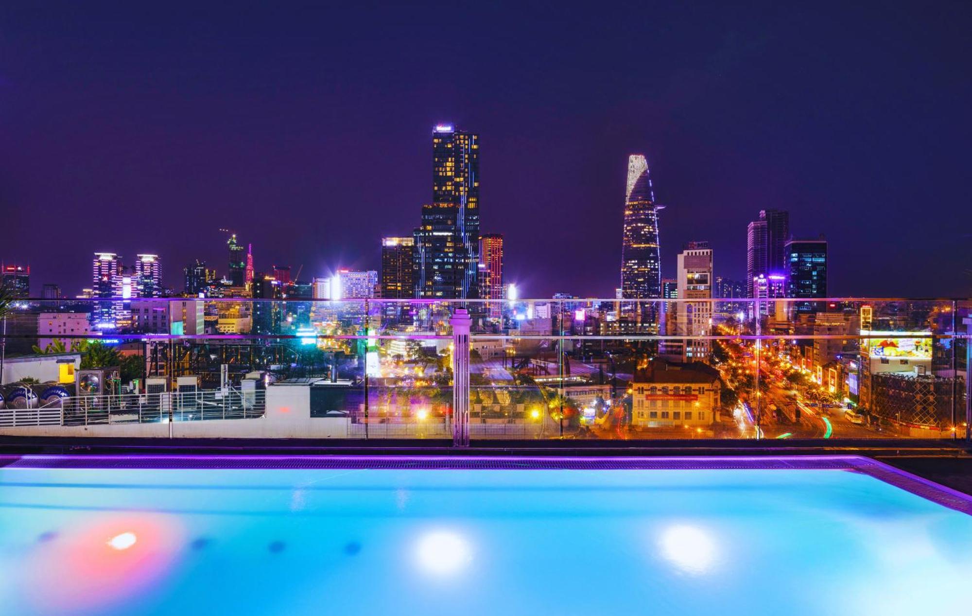 Winsuites Saigon Hotel 4*